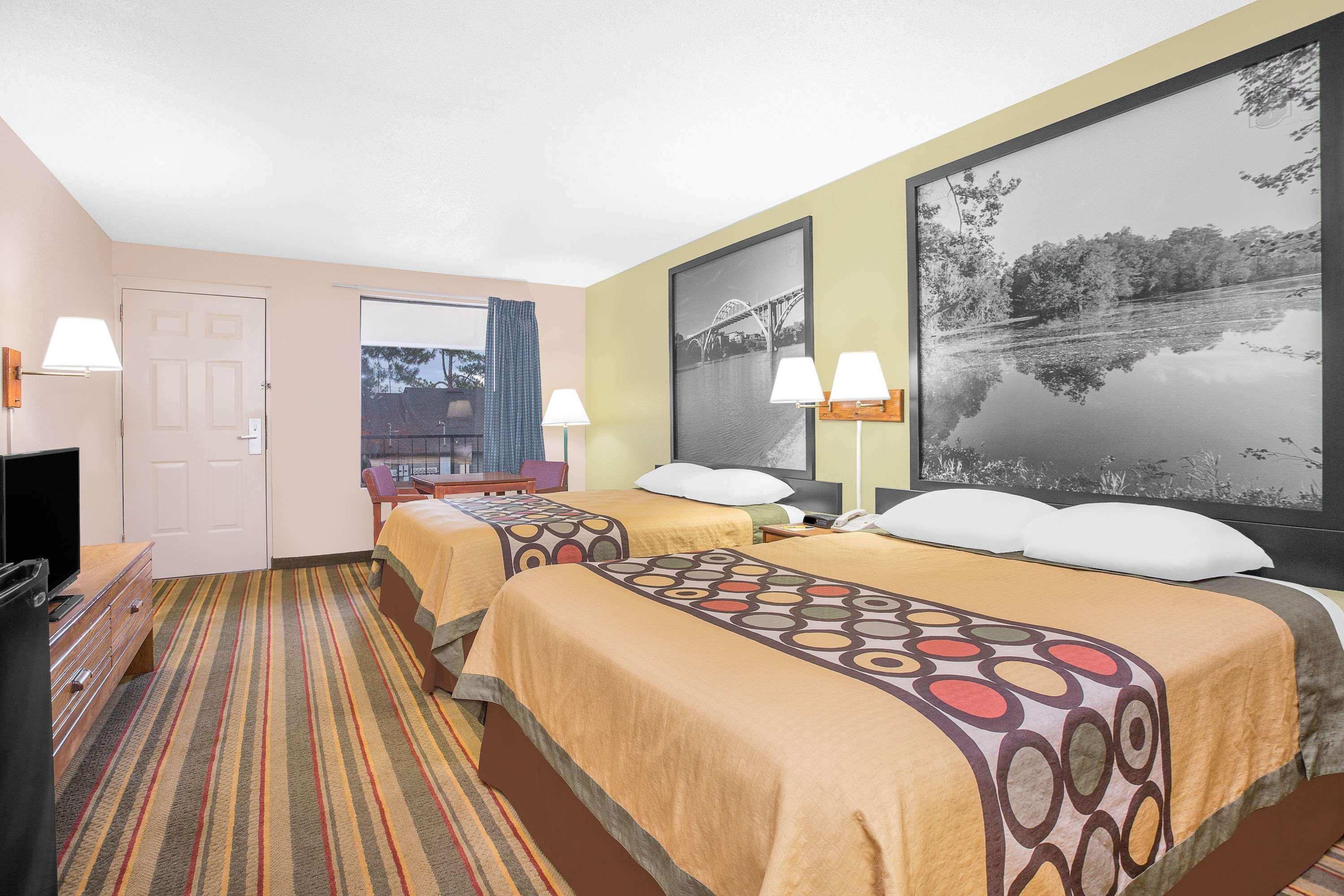 Super 8 By Wyndham Eufaula Hotel Buitenkant foto