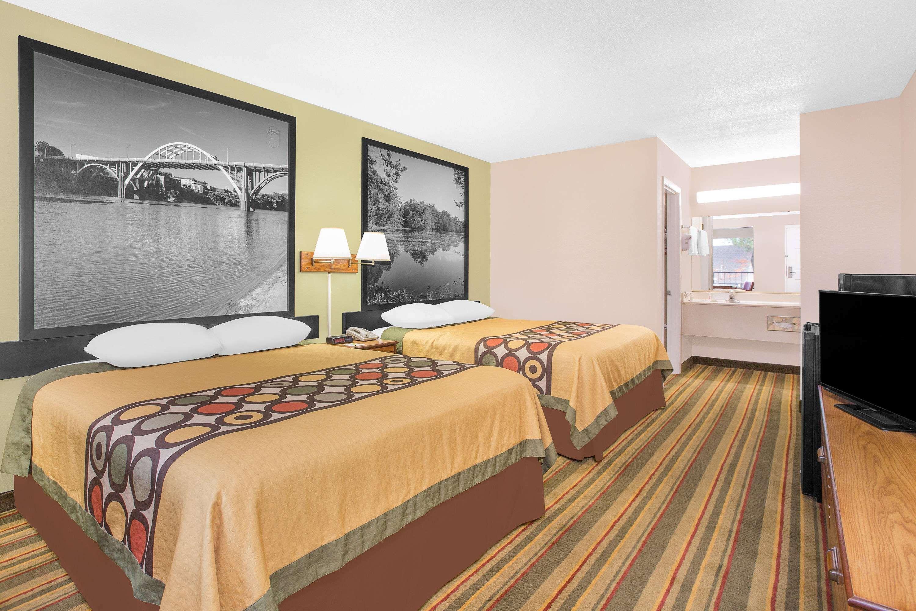 Super 8 By Wyndham Eufaula Hotel Buitenkant foto