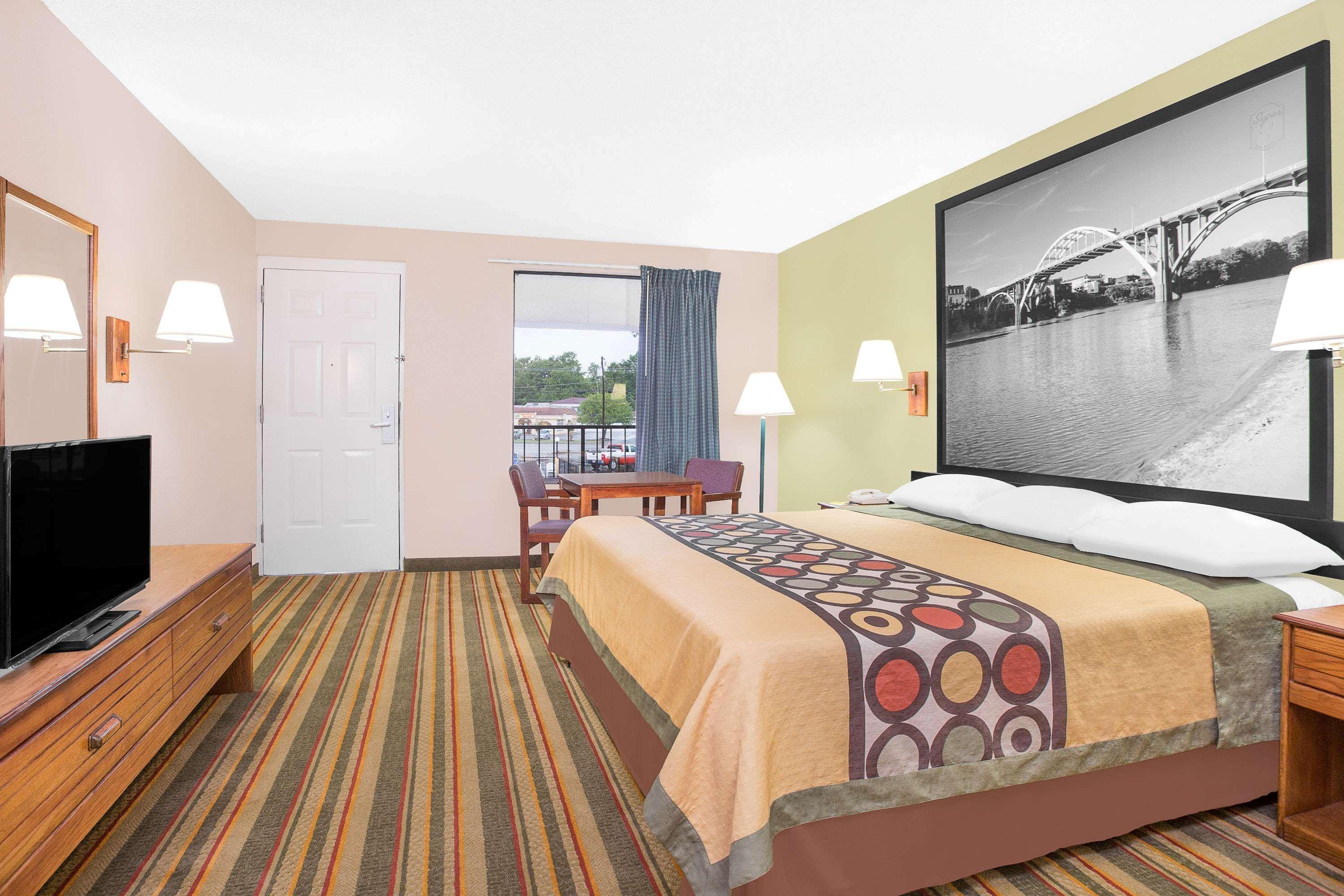 Super 8 By Wyndham Eufaula Hotel Buitenkant foto