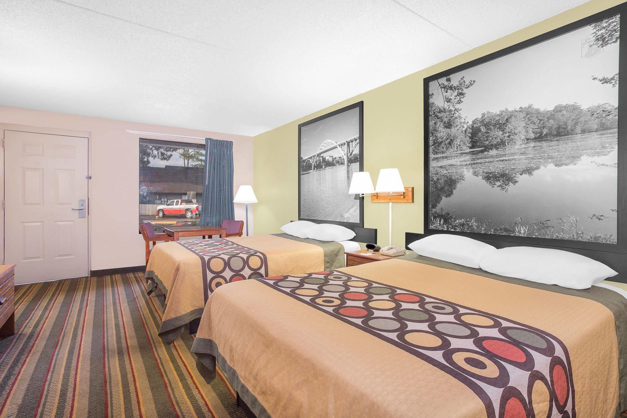 Super 8 By Wyndham Eufaula Hotel Buitenkant foto